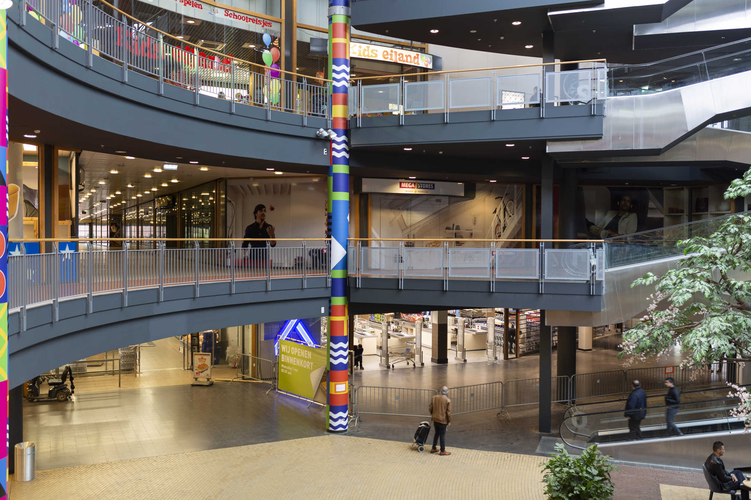 MegaStores3.jpg